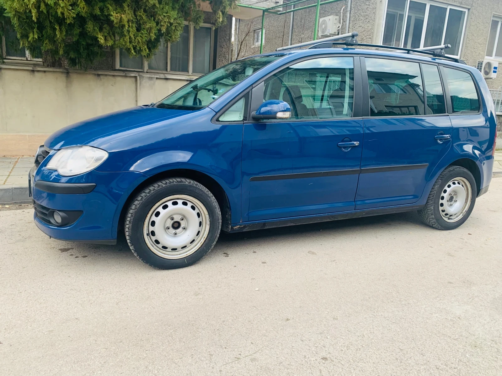 VW Touran 1.9 DSG - изображение 2