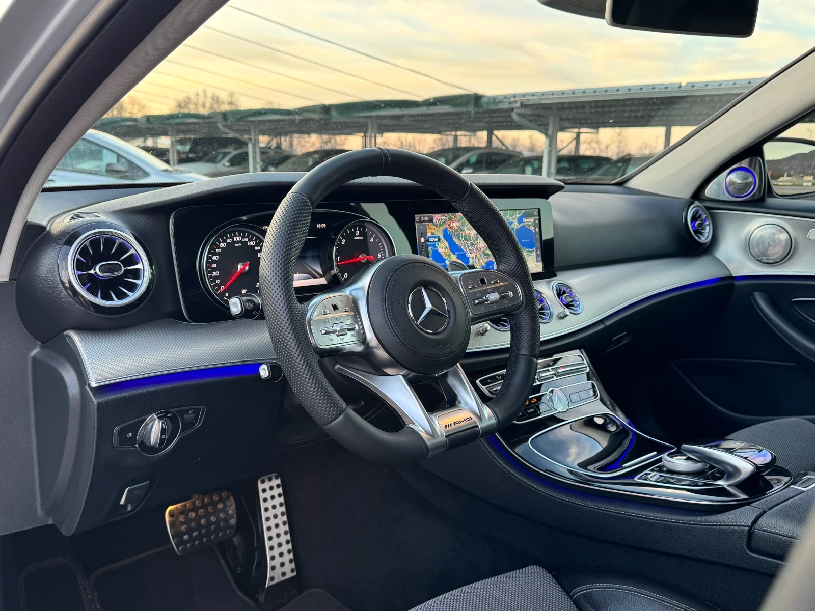 Mercedes-Benz E 220, снимка 6 - Автомобили и джипове - 53788860