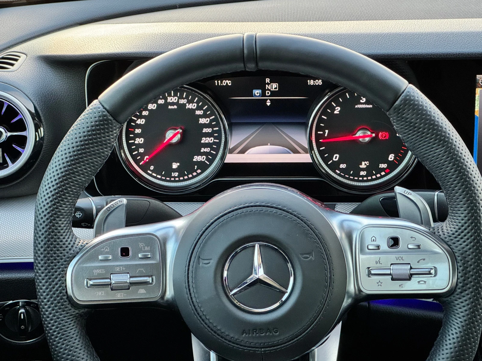 Mercedes-Benz E 220, снимка 10 - Автомобили и джипове - 53788860