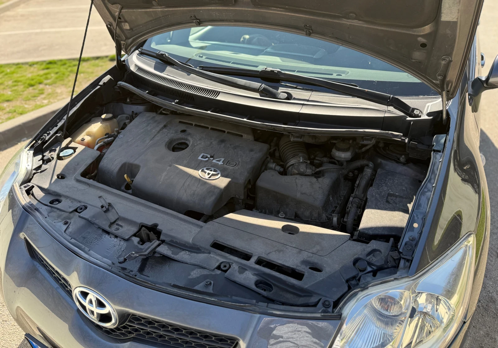 Toyota Auris 2.0 D4D, снимка 17 - Автомобили и джипове - 53831643