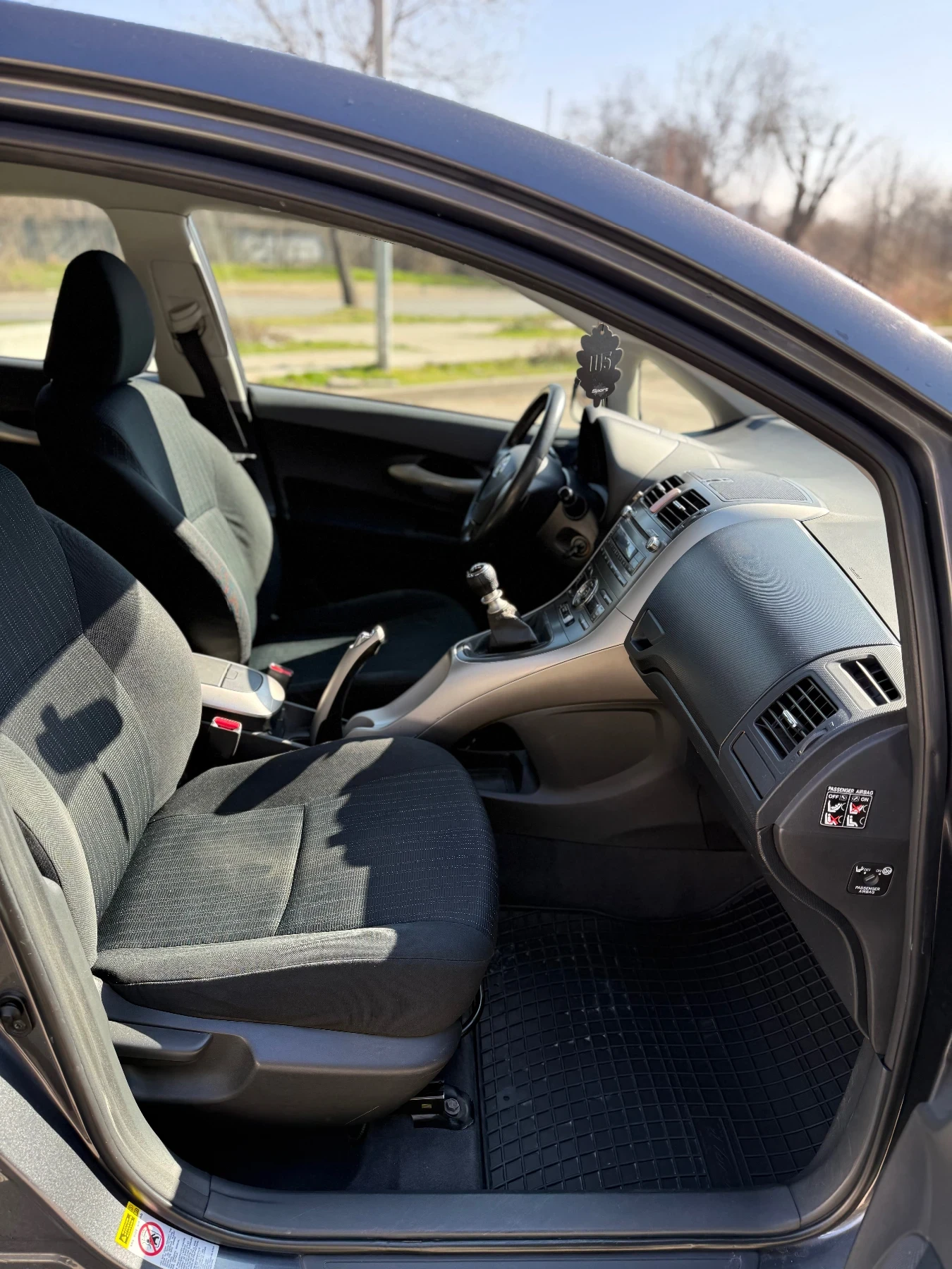 Toyota Auris 2.0 D4D, снимка 8 - Автомобили и джипове - 53831643