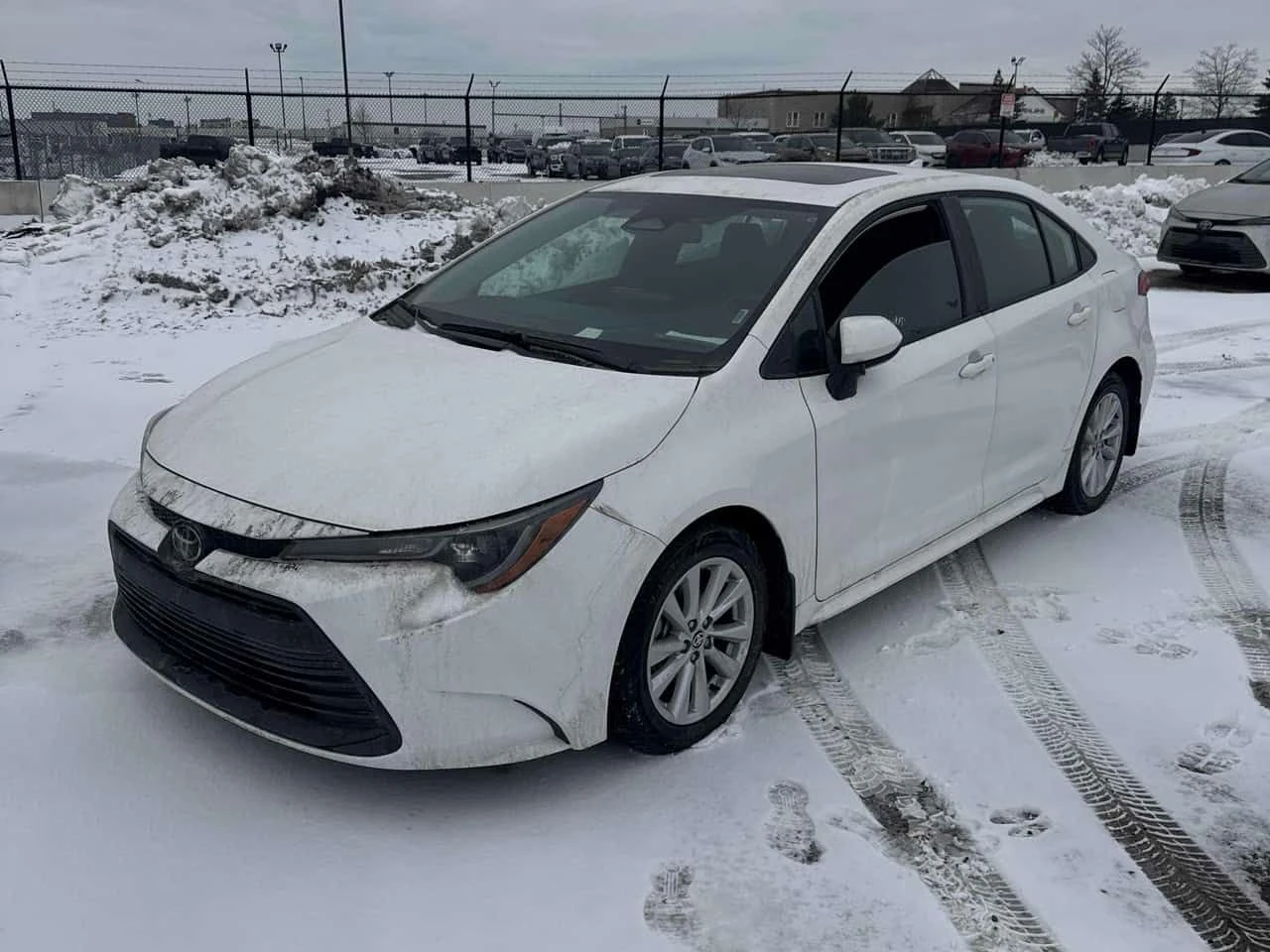 Toyota Corolla * LE CVT * CARFAX * ЦЕНА ДО БГ, снимка 11 - Автомобили и джипове - 53873407