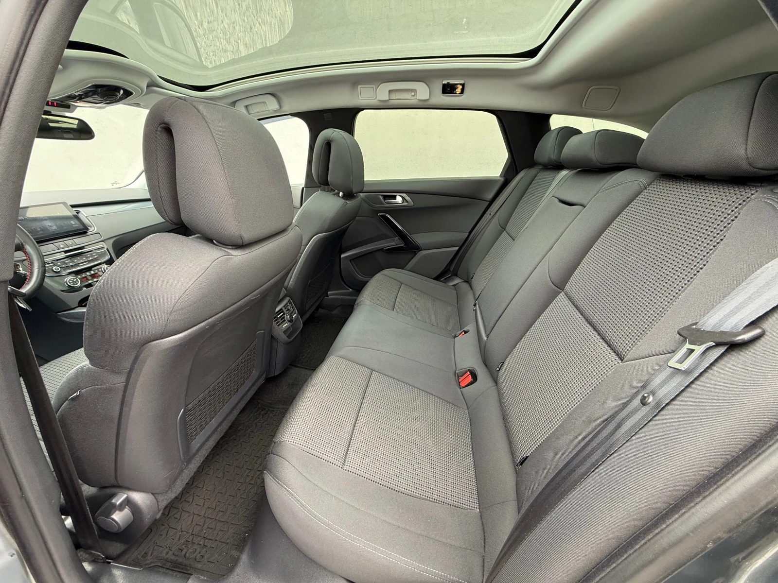Peugeot 508 SW 1.6HDI PANO NAVI CAMERA, снимка 9 - Автомобили и джипове - 53959086