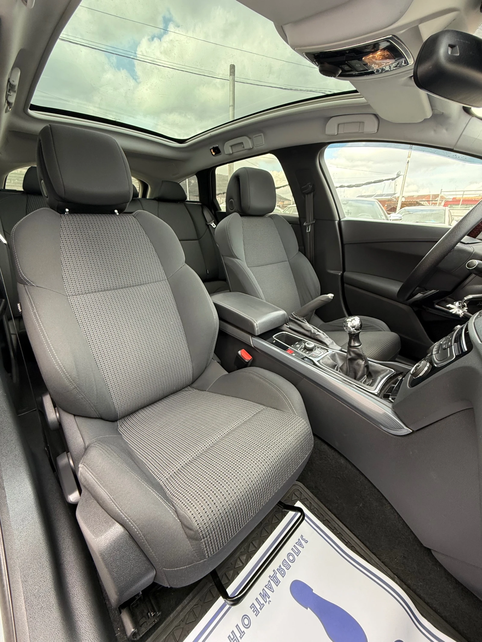 Peugeot 508 SW 1.6HDI PANO NAVI CAMERA, снимка 8 - Автомобили и джипове - 53959086