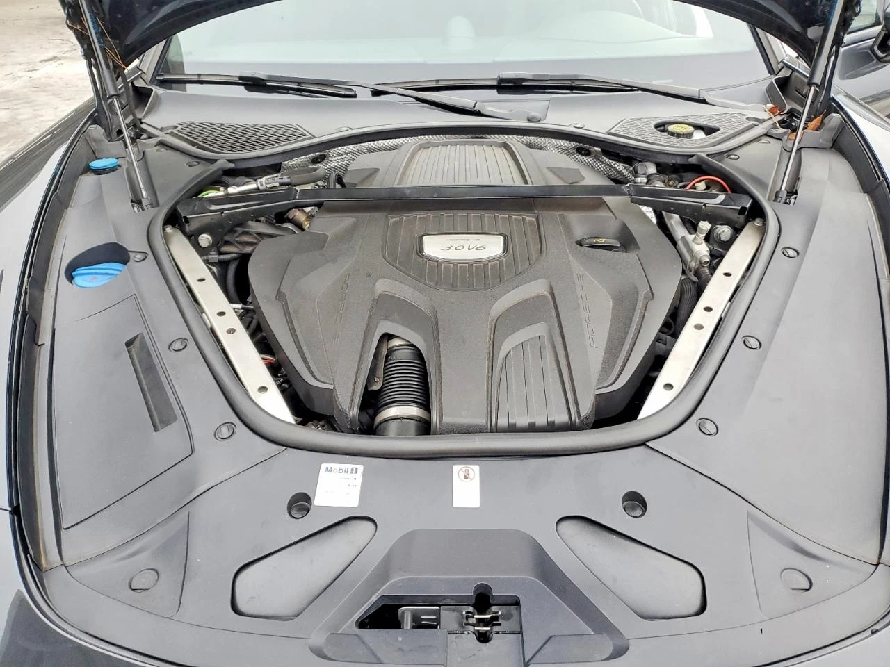 Porsche Panamera ДИГИТАЛНО* ТАБЛО* 360КАМЕРА* ВИДЕО* НА* ДВИГАТЕЛ* , снимка 11 - Автомобили и джипове - 53966132