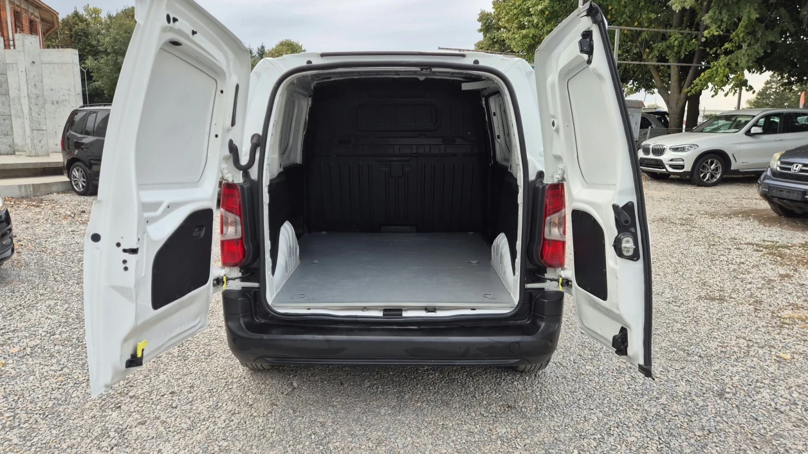 Opel Combo 1.6cdtI- Navi-kamera, снимка 11 - Автомобили и джипове - 54194254