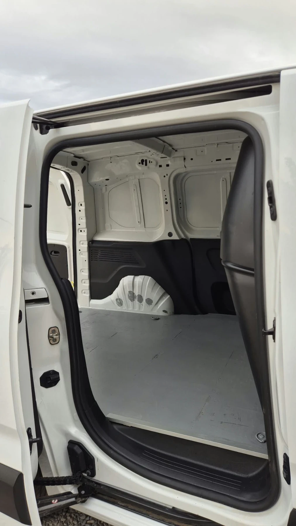 Opel Combo 1.6cdtI- Navi-kamera, снимка 13 - Автомобили и джипове - 54194254