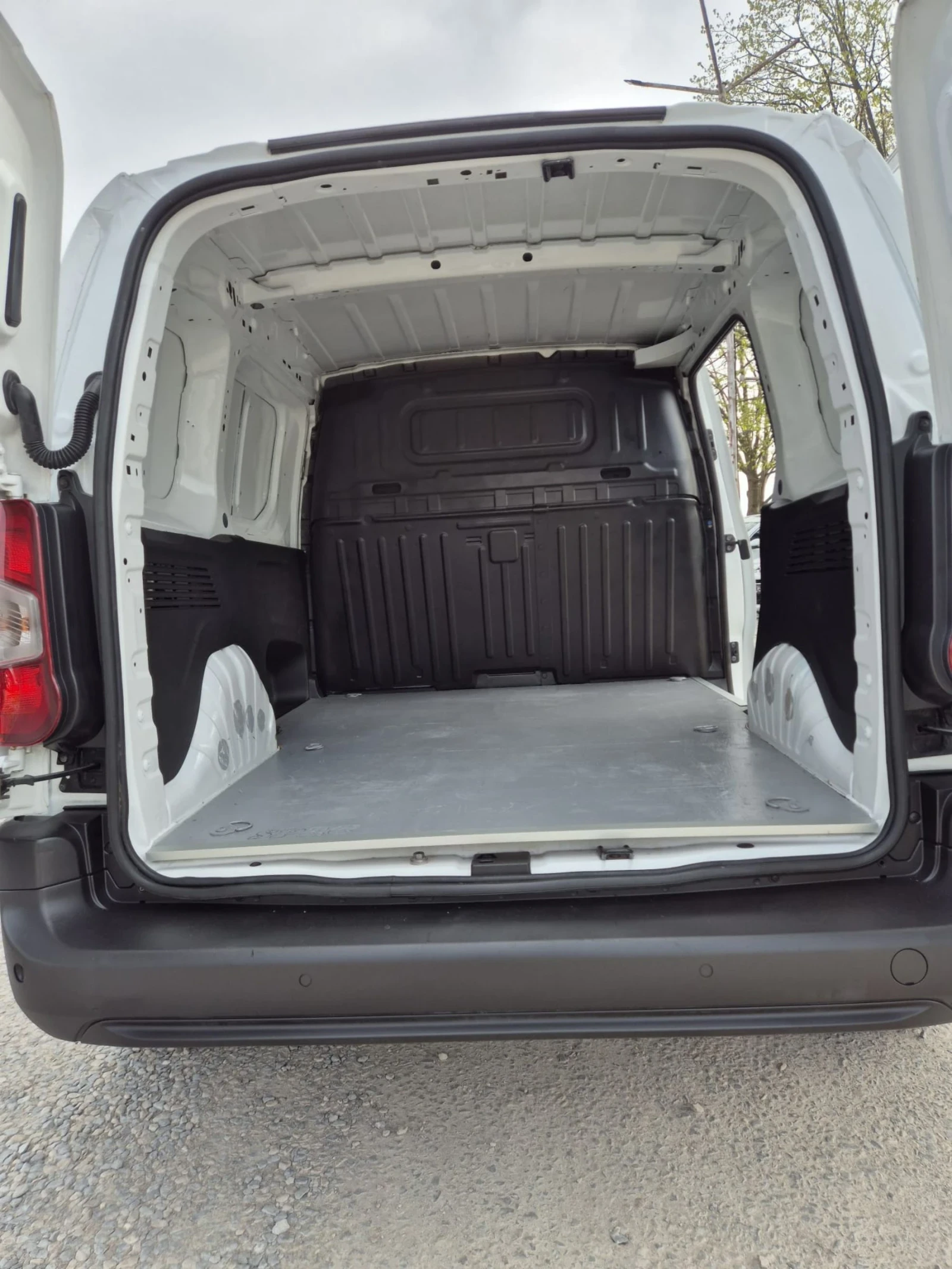 Opel Combo 1.6cdtI- Navi-kamera, снимка 13 - Автомобили и джипове - 54194254