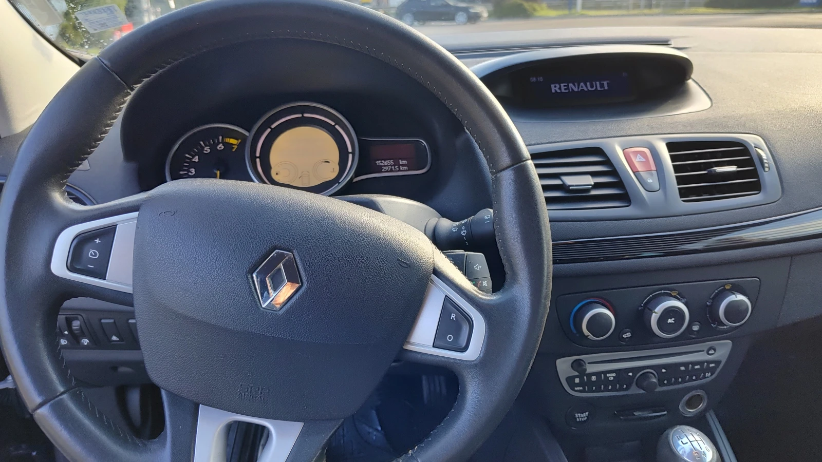 Renault Megane 1.4 Tce, снимка 10 - Автомобили и джипове - 54292590