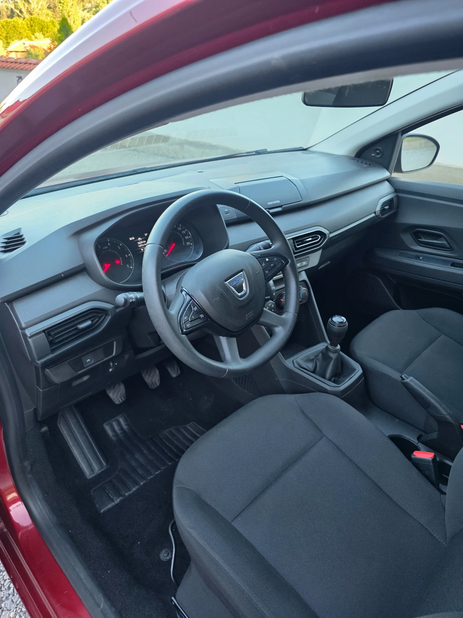 Dacia Sandero 1.0  100кс таз бензин, снимка 10 - Автомобили и джипове - 54714689