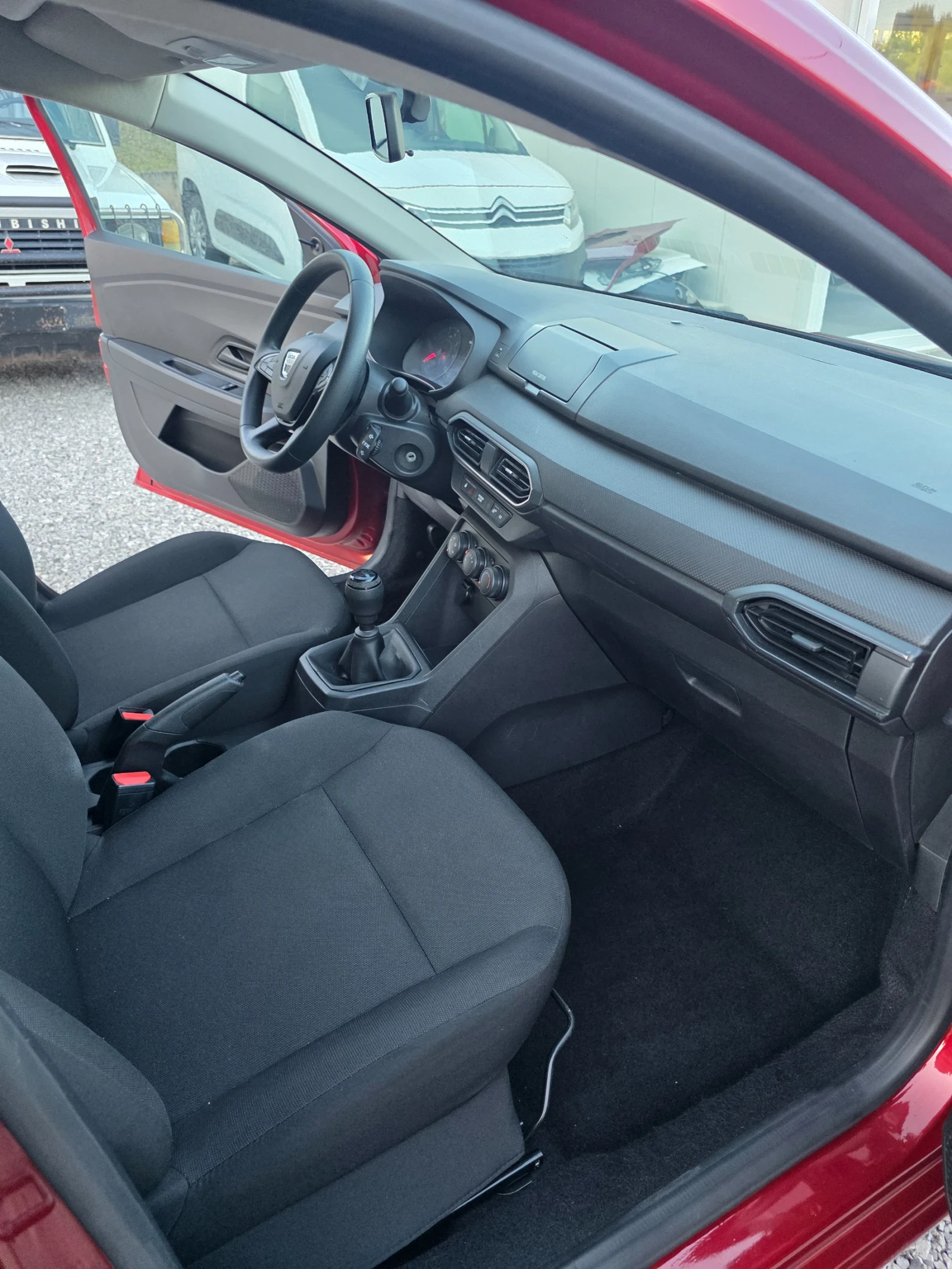 Dacia Sandero 1.0  100кс таз бензин, снимка 13 - Автомобили и джипове - 54714689