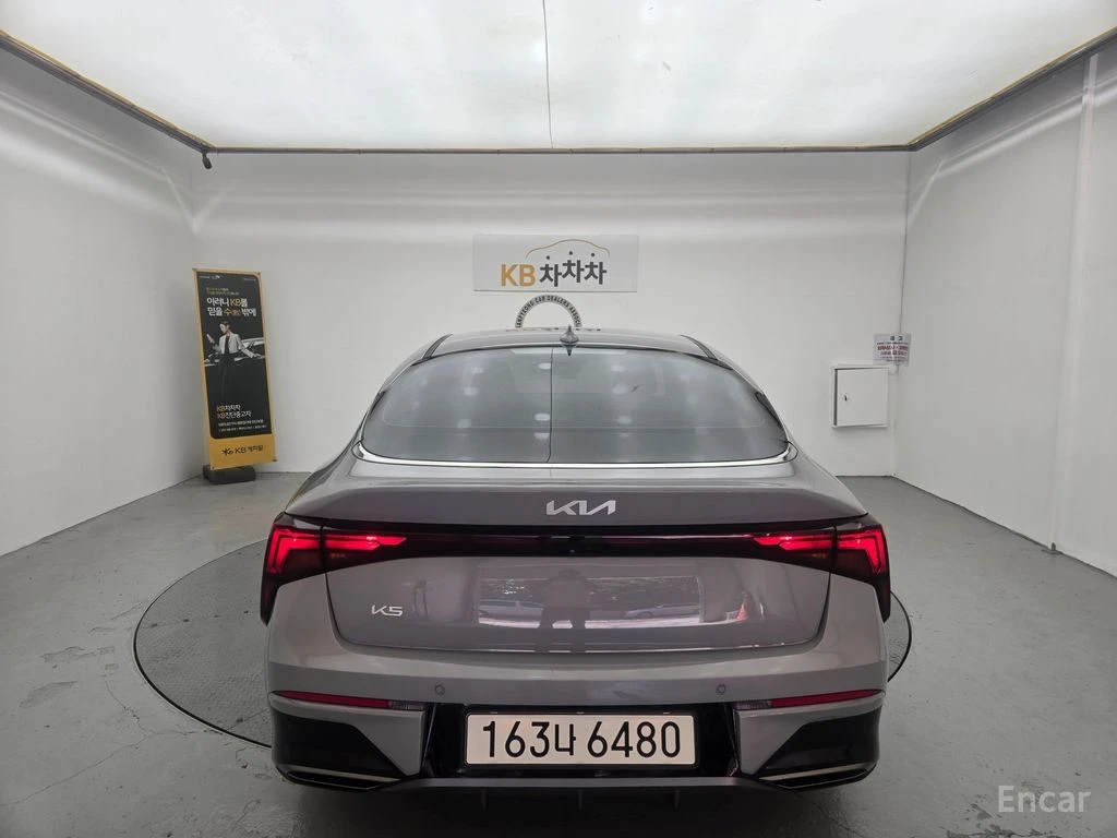 Kia K5 2.0* LPI* ПОДГРЕВ* ОБДУХВАНЕ* КАМЕРА* LANE* ASSIST, снимка 4 - Автомобили и джипове - 54996818