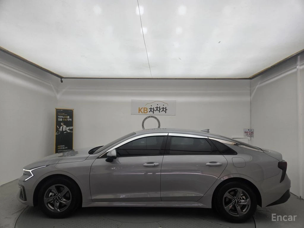 Kia K5 2.0* LPI* ПОДГРЕВ* ОБДУХВАНЕ* КАМЕРА* LANE* ASSIST, снимка 2 - Автомобили и джипове - 54996818