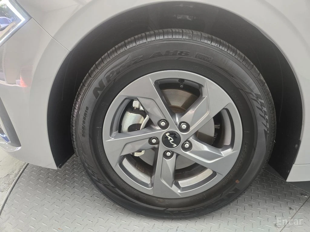 Kia K5 2.0* LPI* ПОДГРЕВ* ОБДУХВАНЕ* КАМЕРА* LANE* ASSIST, снимка 5 - Автомобили и джипове - 54996818
