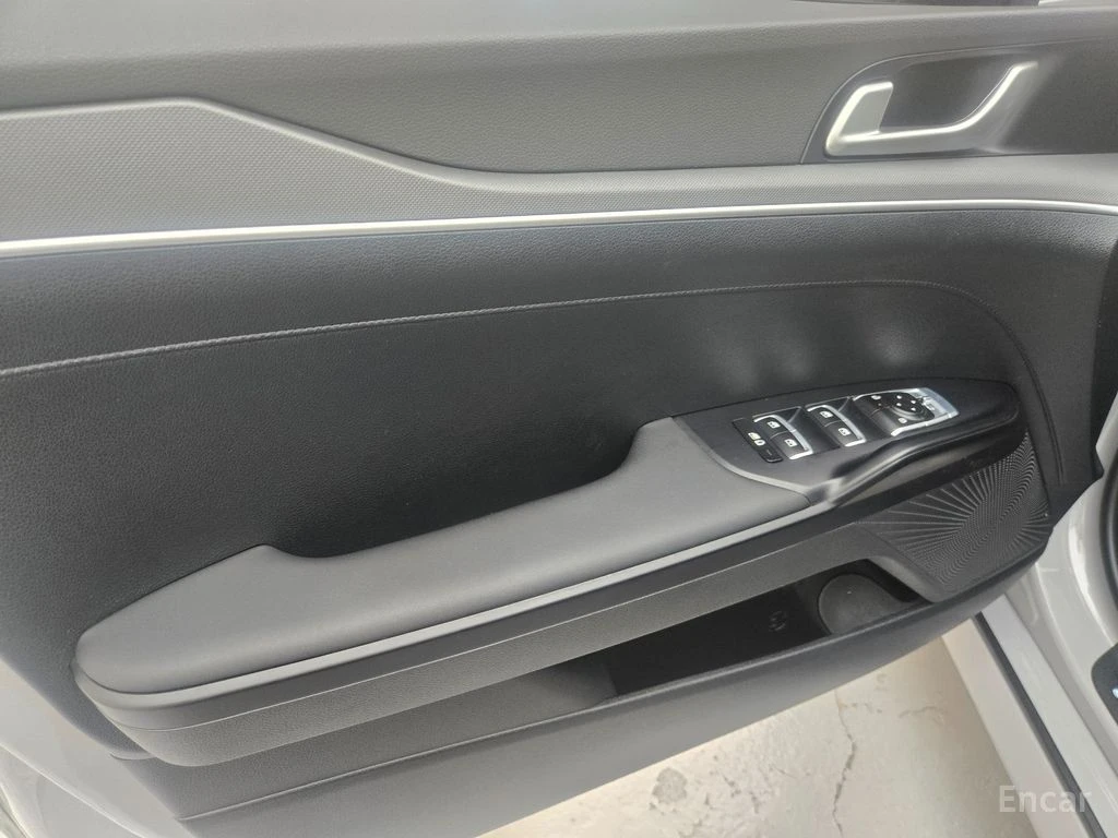 Kia K5 2.0* LPI* ПОДГРЕВ* ОБДУХВАНЕ* КАМЕРА* LANE* ASSIST, снимка 6 - Автомобили и джипове - 54996818