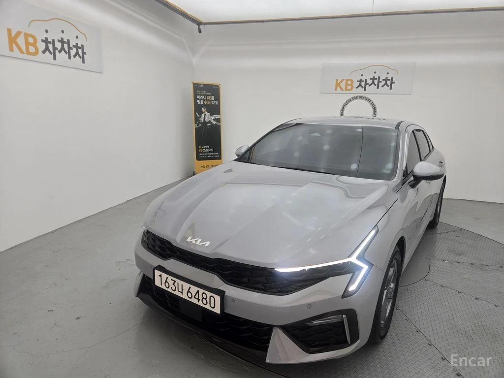 Kia K5 2.0* LPI* ПОДГРЕВ* ОБДУХВАНЕ* КАМЕРА* LANE* ASSIST
