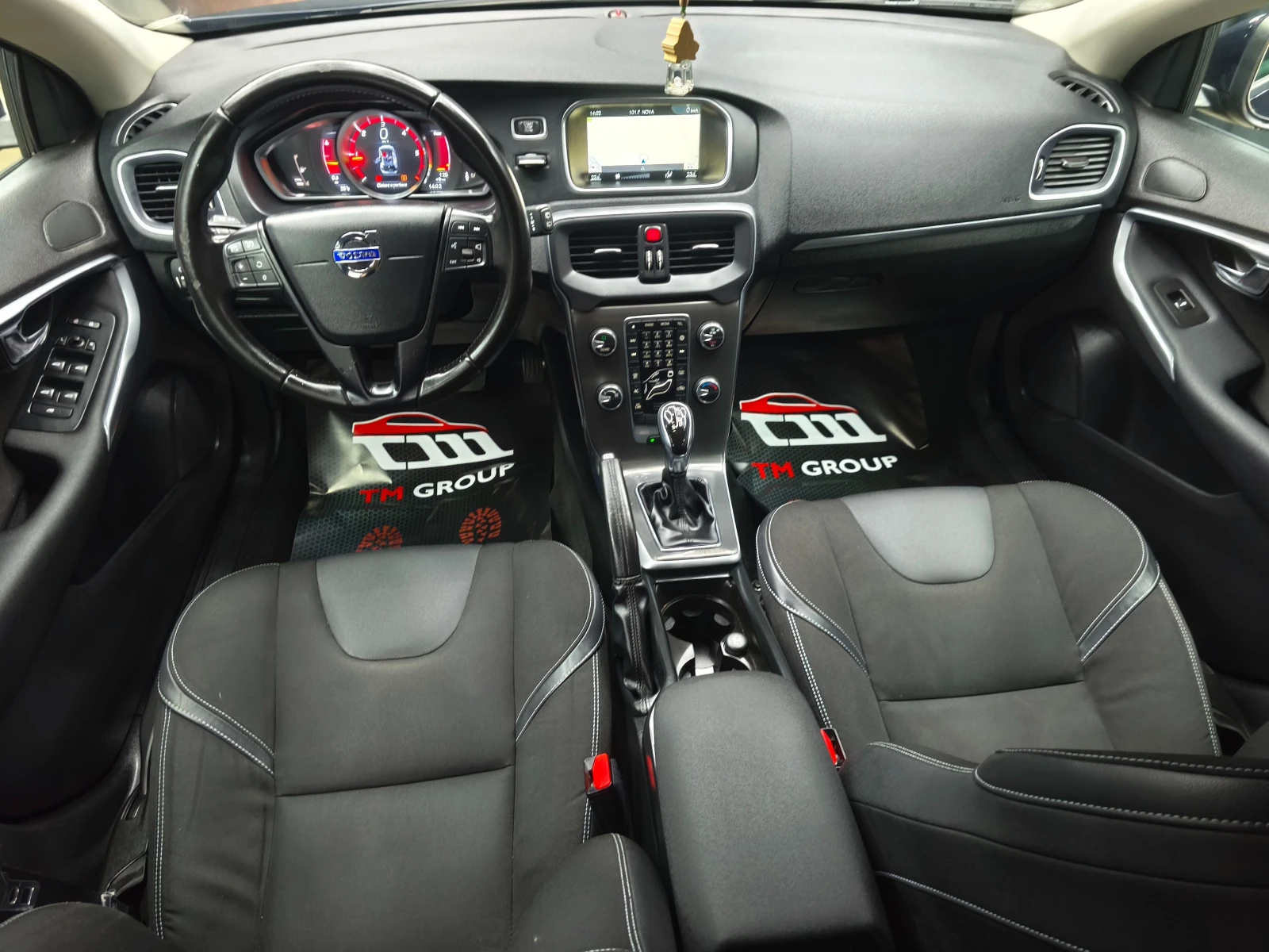 Volvo V40 2.0D3 Automatic 120k.c* E6B, снимка 16 - Автомобили и джипове - 55006537