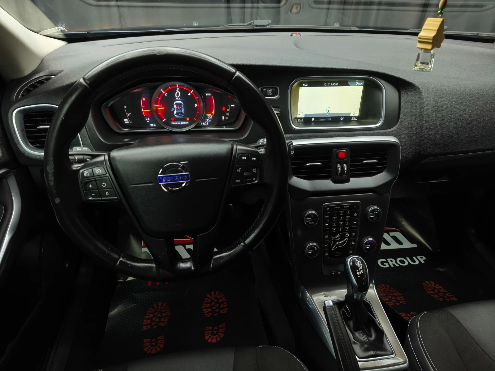 Volvo V40 2.0D3 Automatic 120k.c* E6B, снимка 12 - Автомобили и джипове - 55006537