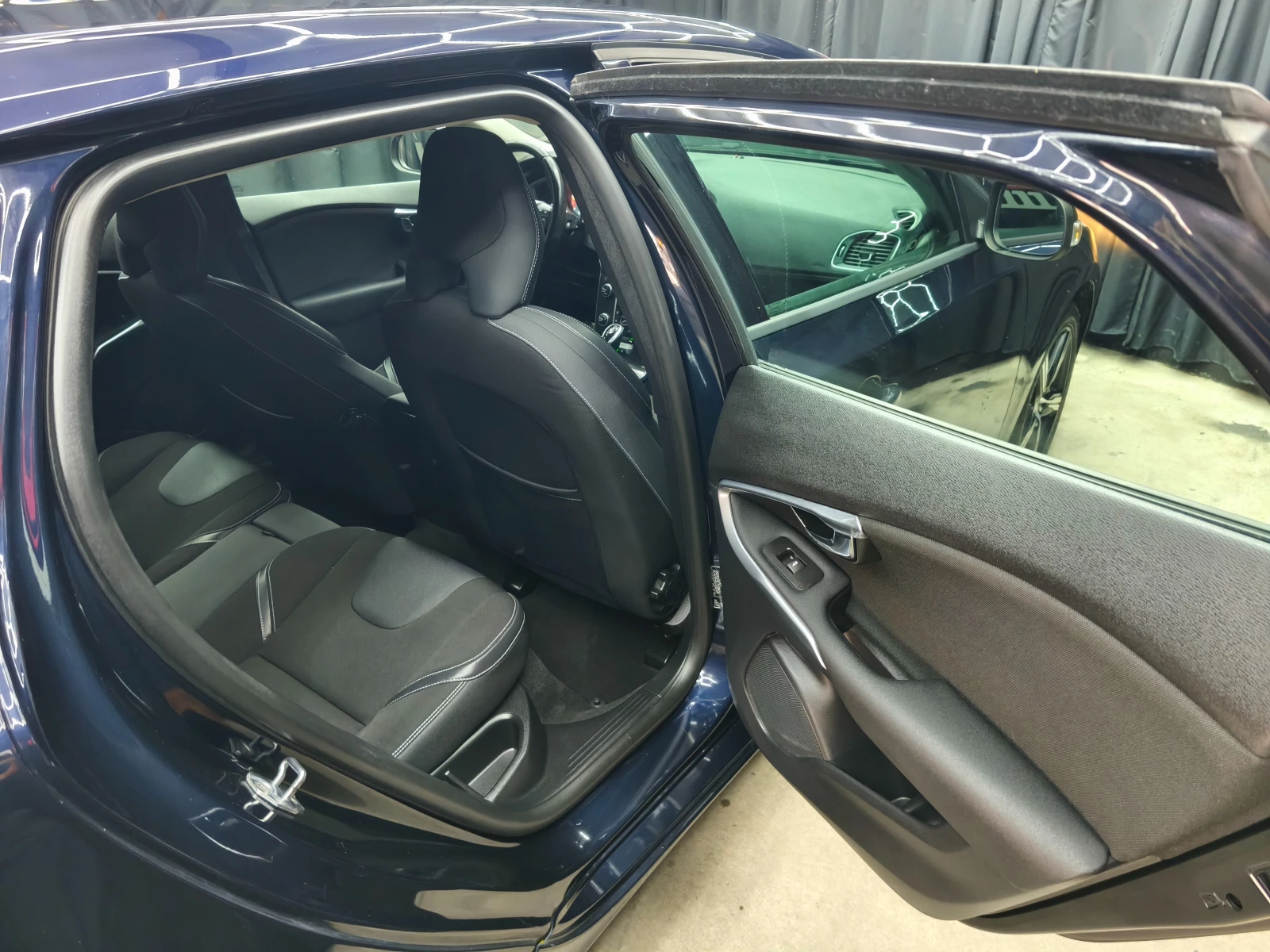 Volvo V40 2.0D3 Automatic 120k.c* E6B, снимка 9 - Автомобили и джипове - 55006537