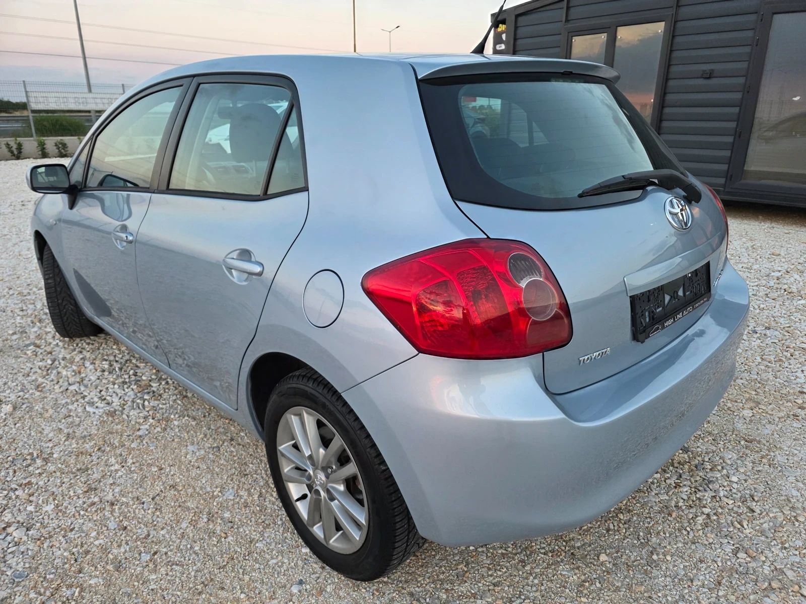 Toyota Auris 1.6 VVTI Евро 5 Автоматик Навигация Климатроник, снимка 2 - Автомобили и джипове - 55211828