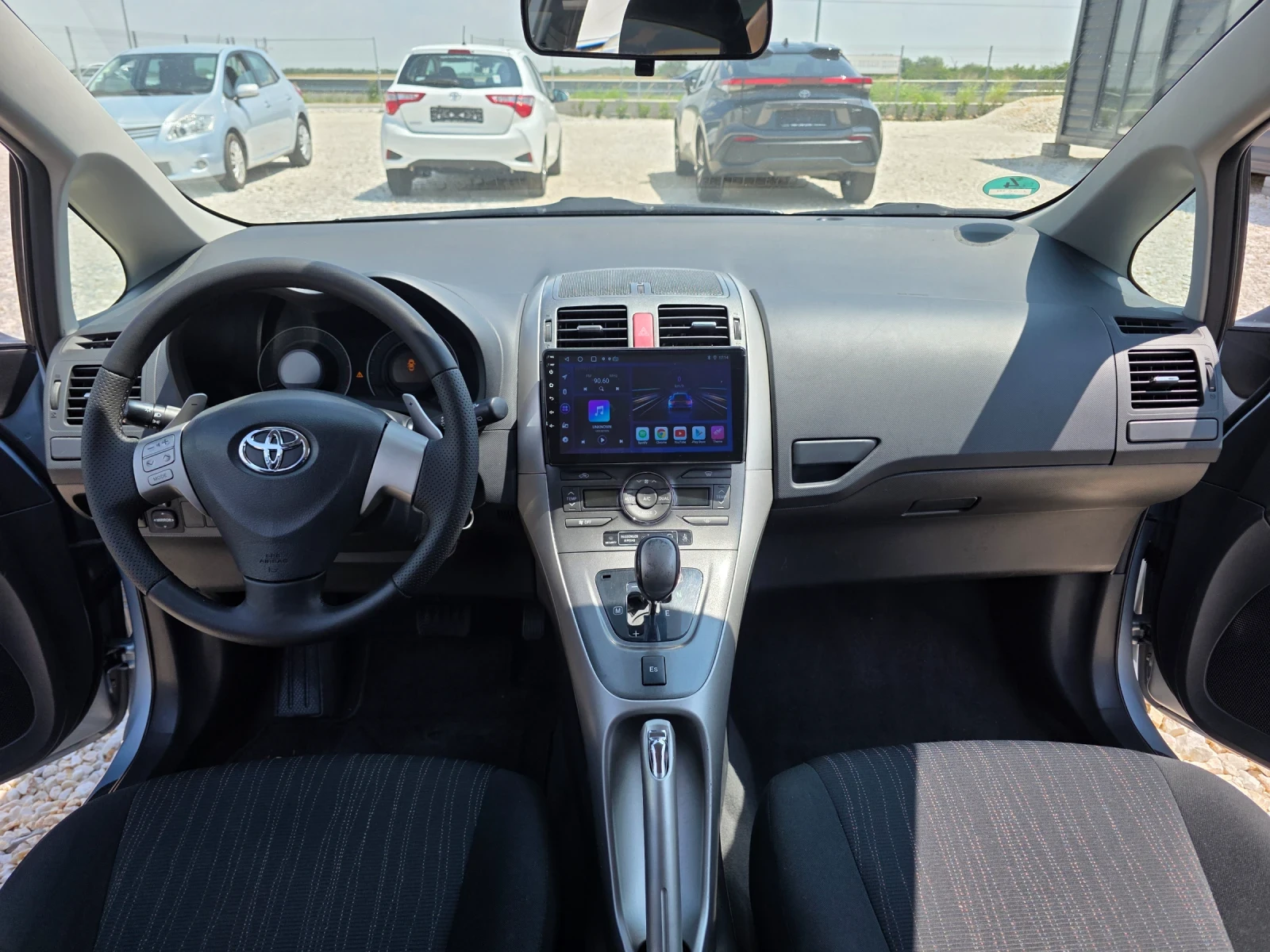 Toyota Auris 1.6 VVTI Евро 5 Автоматик Навигация Климатроник, снимка 11 - Автомобили и джипове - 55211828