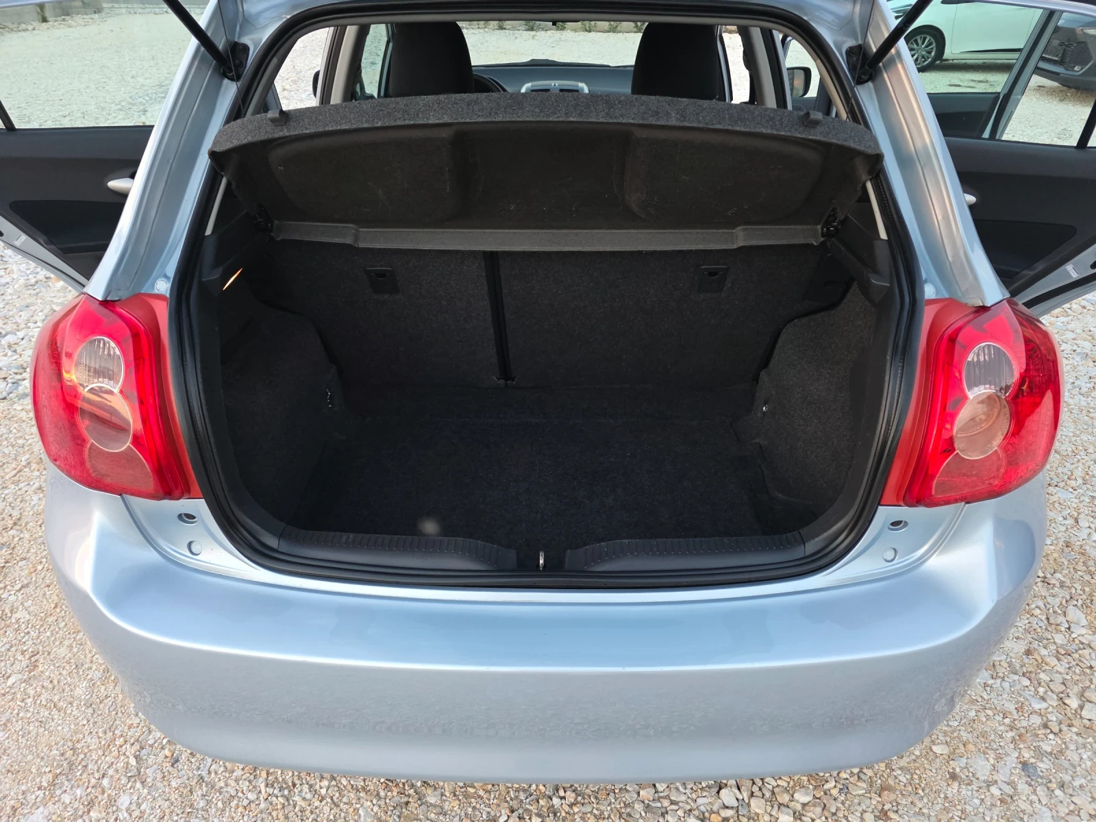 Toyota Auris 1.6 VVTI Евро 5 Автоматик Навигация Климатроник, снимка 10 - Автомобили и джипове - 55211828