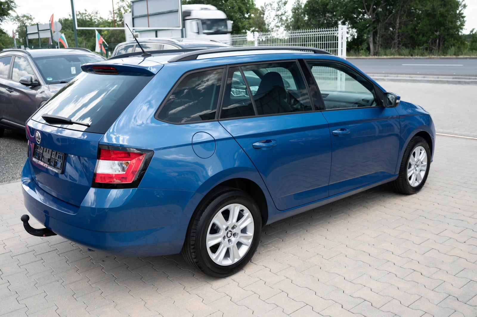 Skoda Fabia бензин* евро6* , снимка 7 - Автомобили и джипове - 55220561