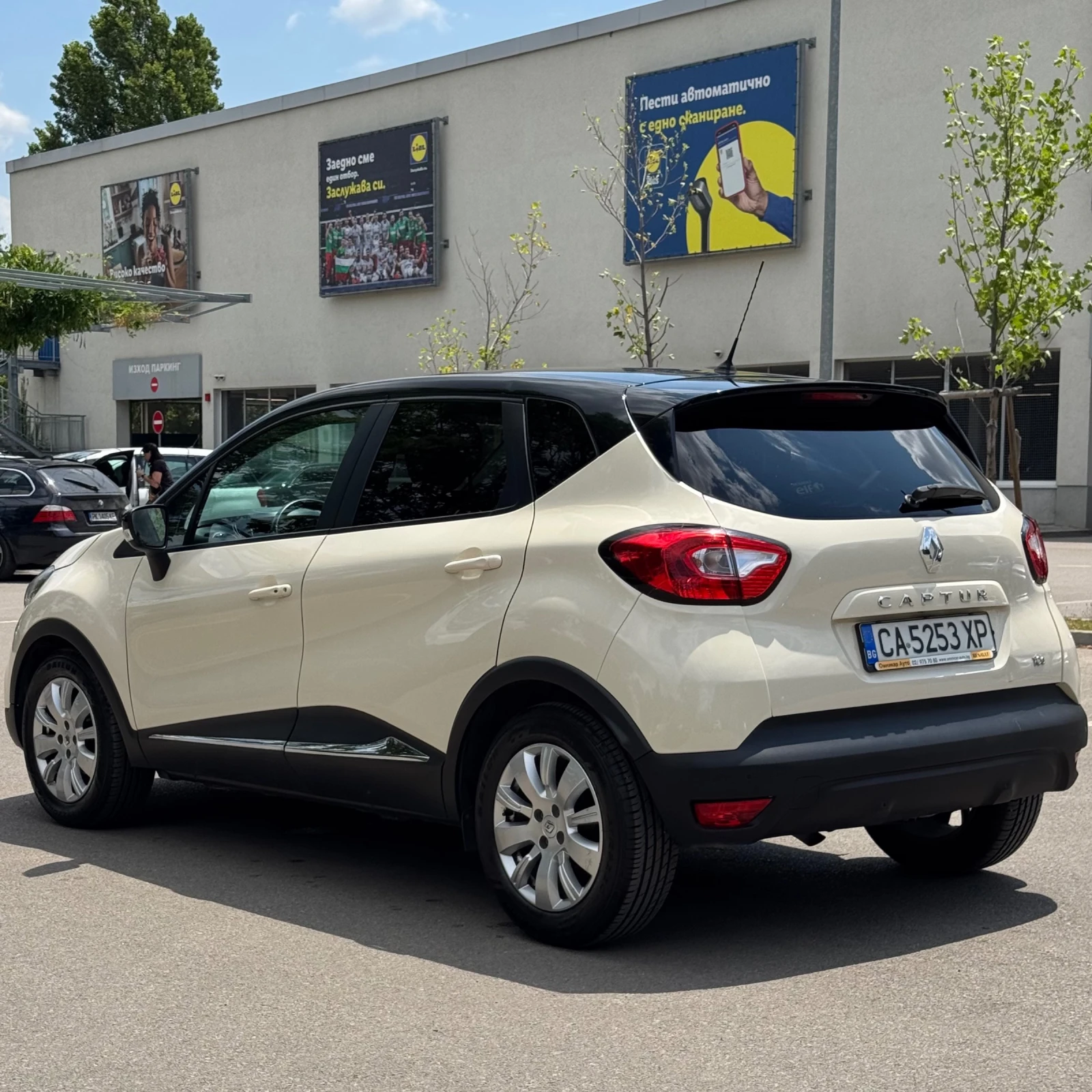 Renault Captur 0.9 TCe 90 к.с. | Keyless | Навигация , снимка 4 - Автомобили и джипове - 55298750