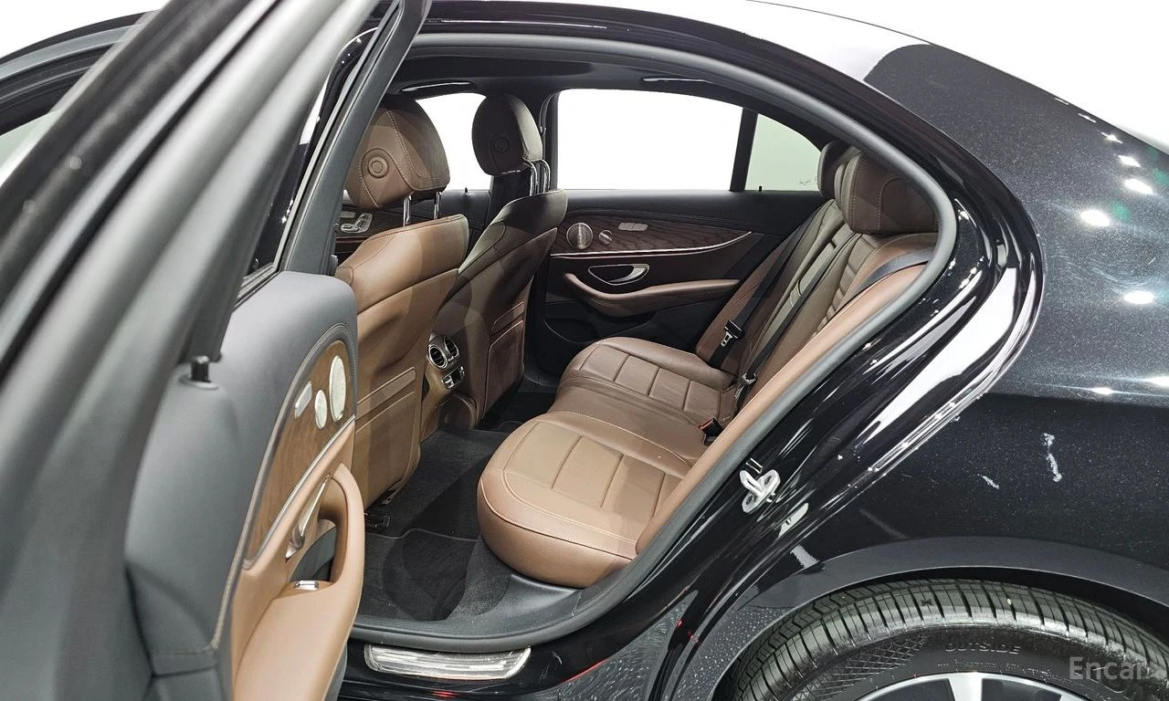 Mercedes-Benz E 300 EXCLUSIVE* HYBRID* 4MATIC* DIS* ОБДУХ* КРАЙНА ЦЕНА, снимка 15 - Автомобили и джипове - 55446805