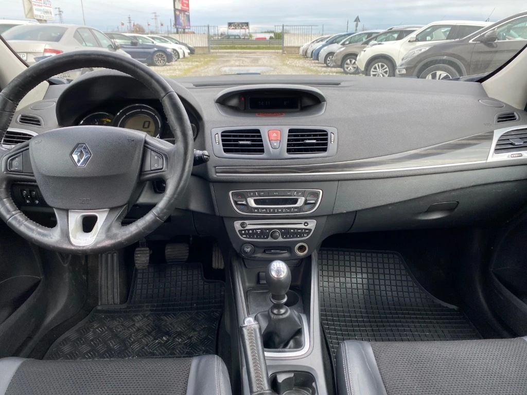 Renault Megane 1.5 DCI, снимка 9 - Автомобили и джипове - 55692707