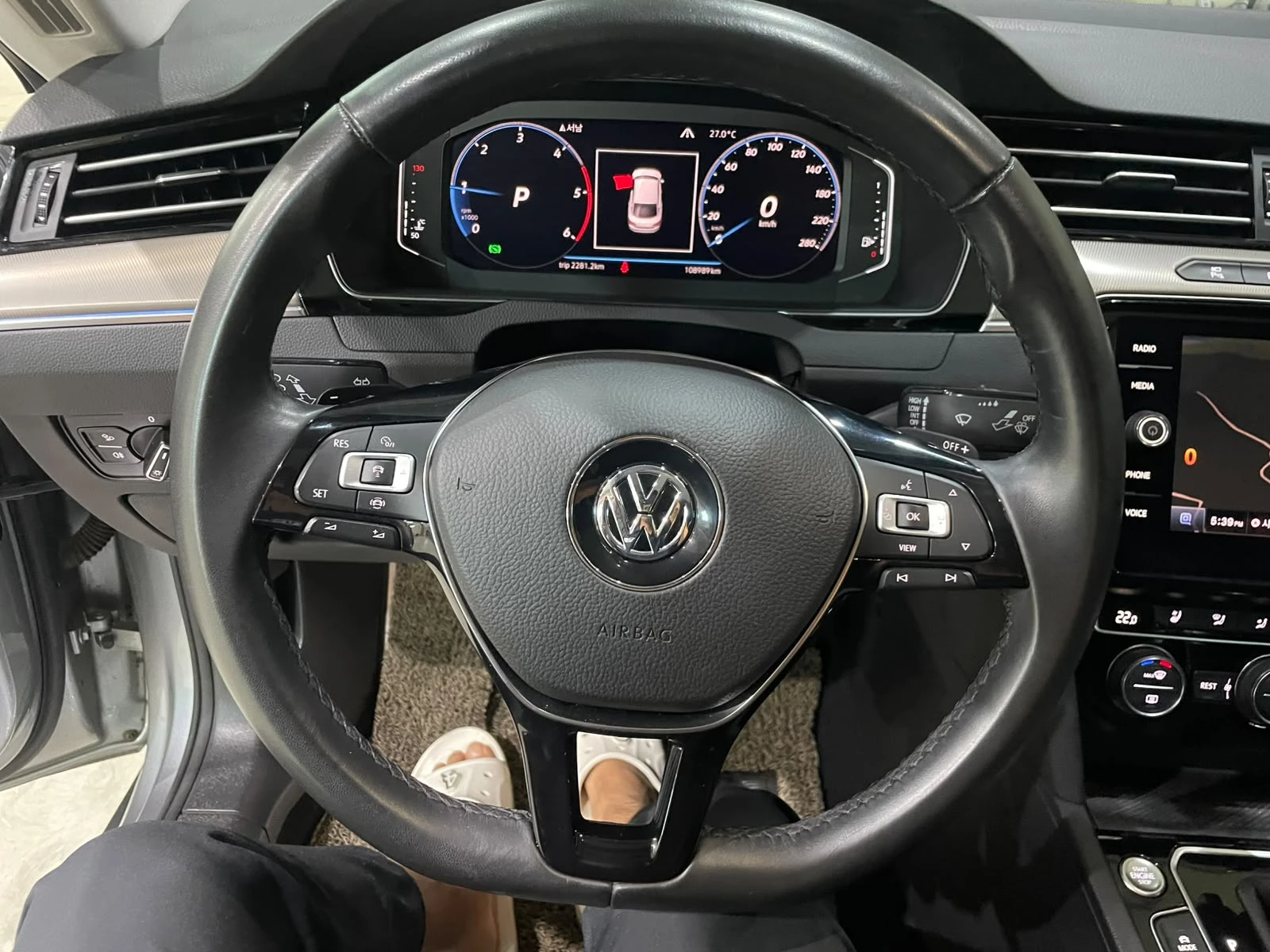 VW Arteon 2.0 TDI ! Prestige !, снимка 15 - Автомобили и джипове - 55703631