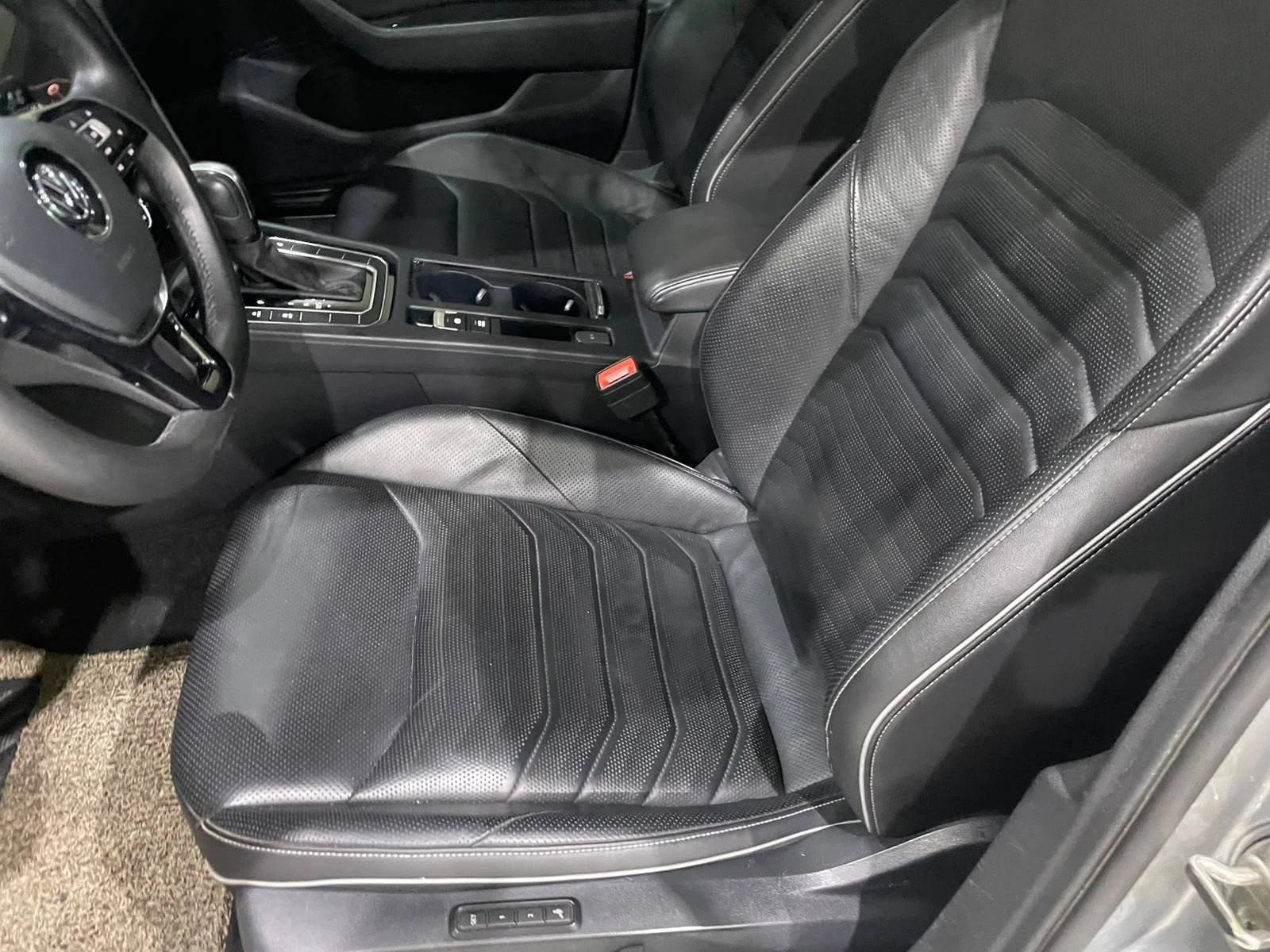 VW Arteon 2.0 TDI ! Prestige !, снимка 7 - Автомобили и джипове - 55703631