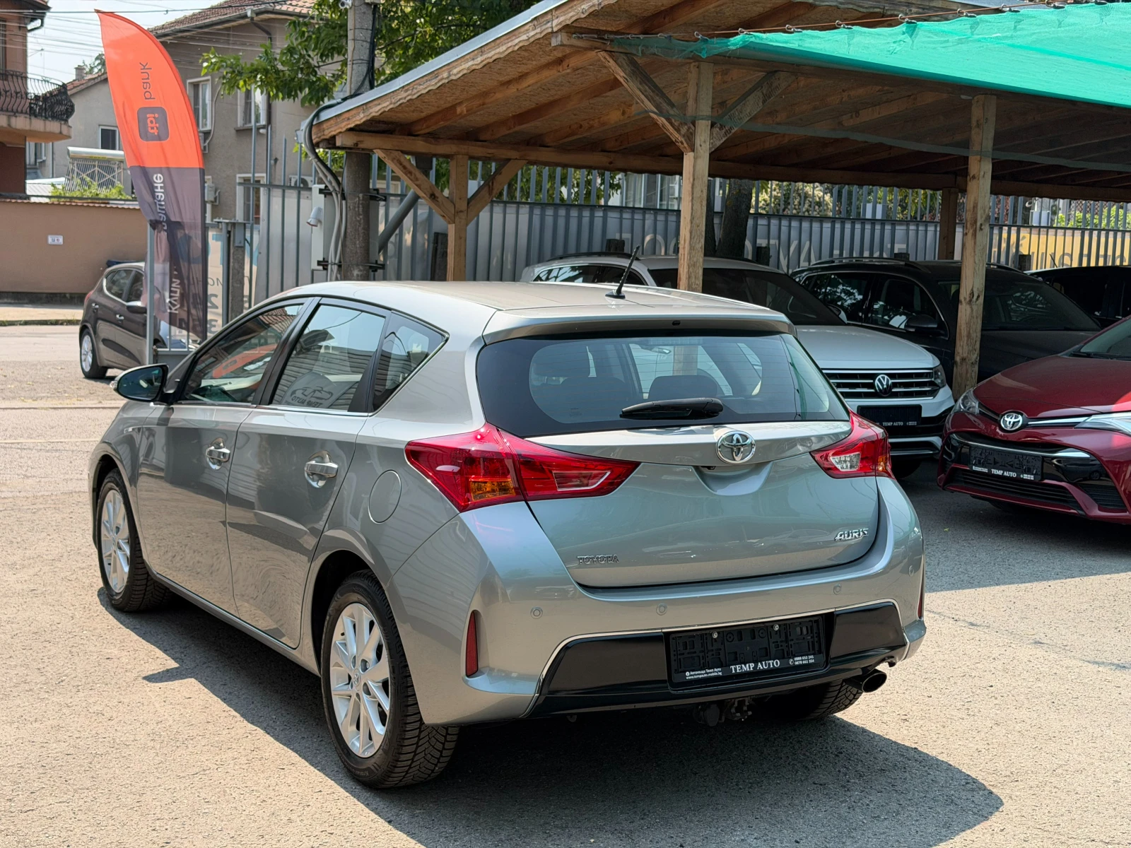 Toyota Auris 1.6i ПЪЛНА СЕРВИЗНА ИСТОРИЯ В ТОЙОТА, снимка 7 - Автомобили и джипове - 55728588