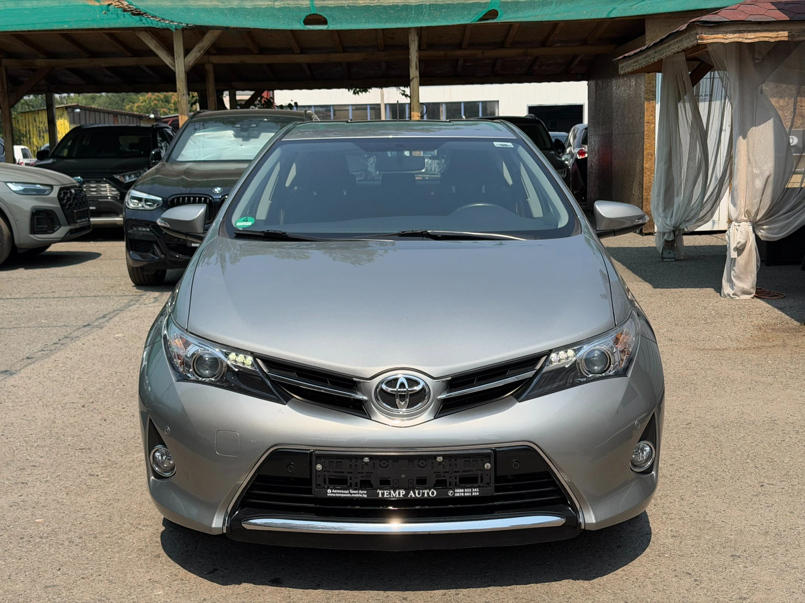 Toyota Auris 1.6i ПЪЛНА СЕРВИЗНА ИСТОРИЯ В ТОЙОТА