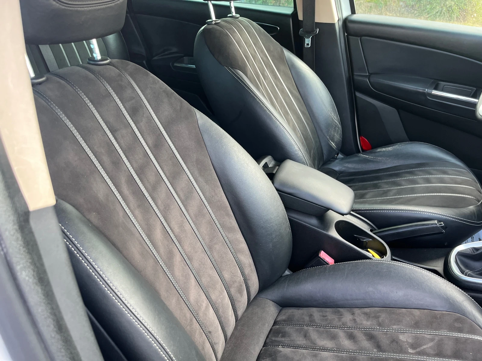 Lancia Delta 1.6m-jet-105-ITALIA, снимка 6 - Автомобили и джипове - 55881559