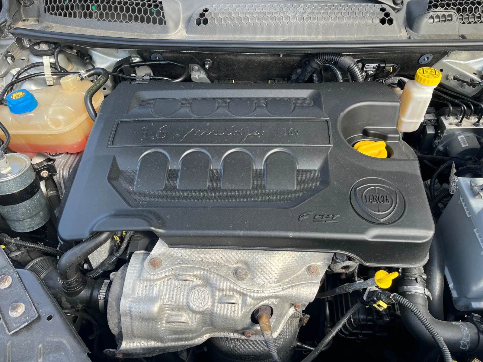 Lancia Delta 1.6m-jet-105-ITALIA, снимка 15 - Автомобили и джипове - 55881559