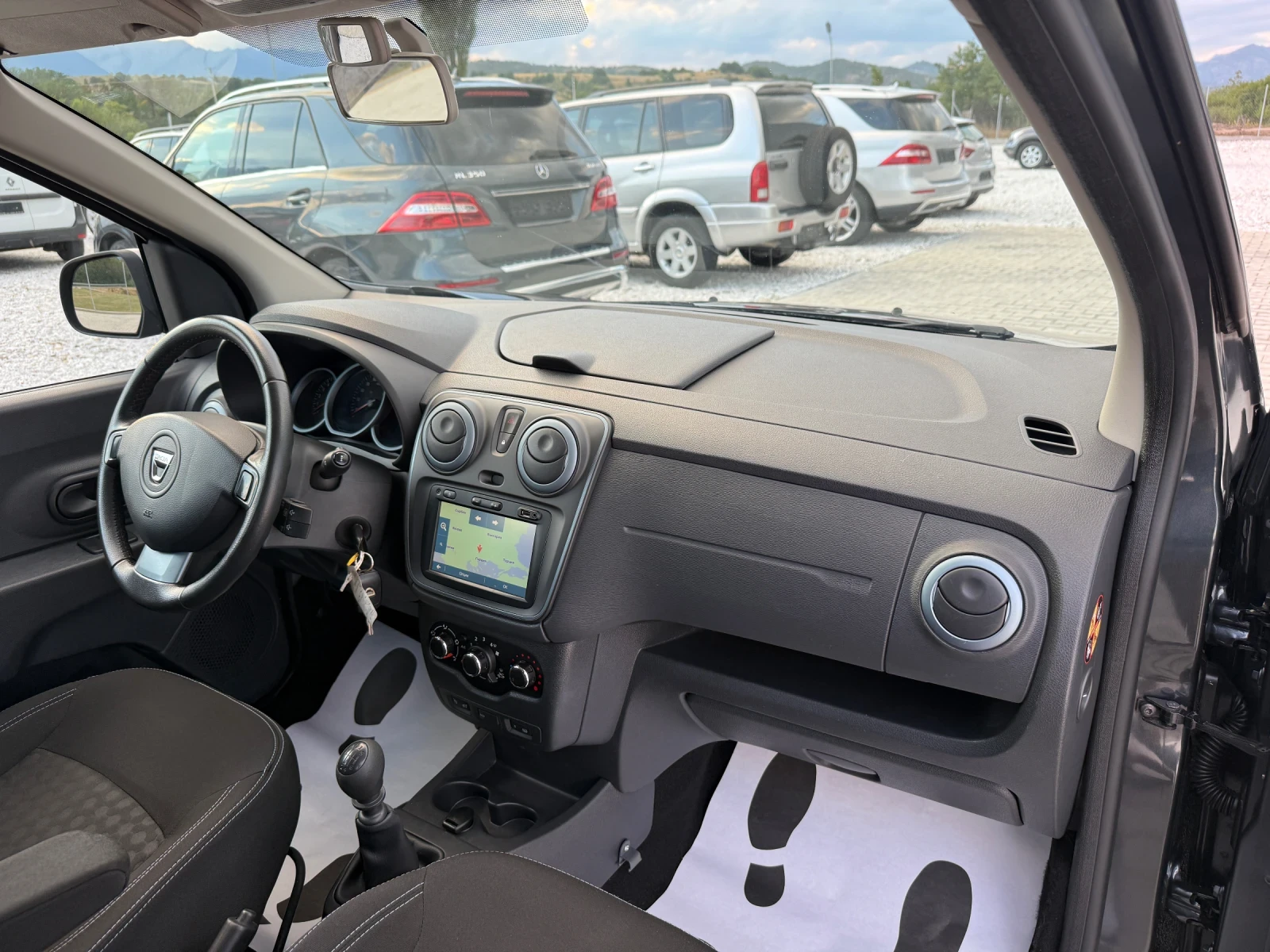 Dacia Lodgy 1.5DCI STEPWAY NAVI 7 МЕСТА, снимка 12 - Автомобили и джипове - 55942672