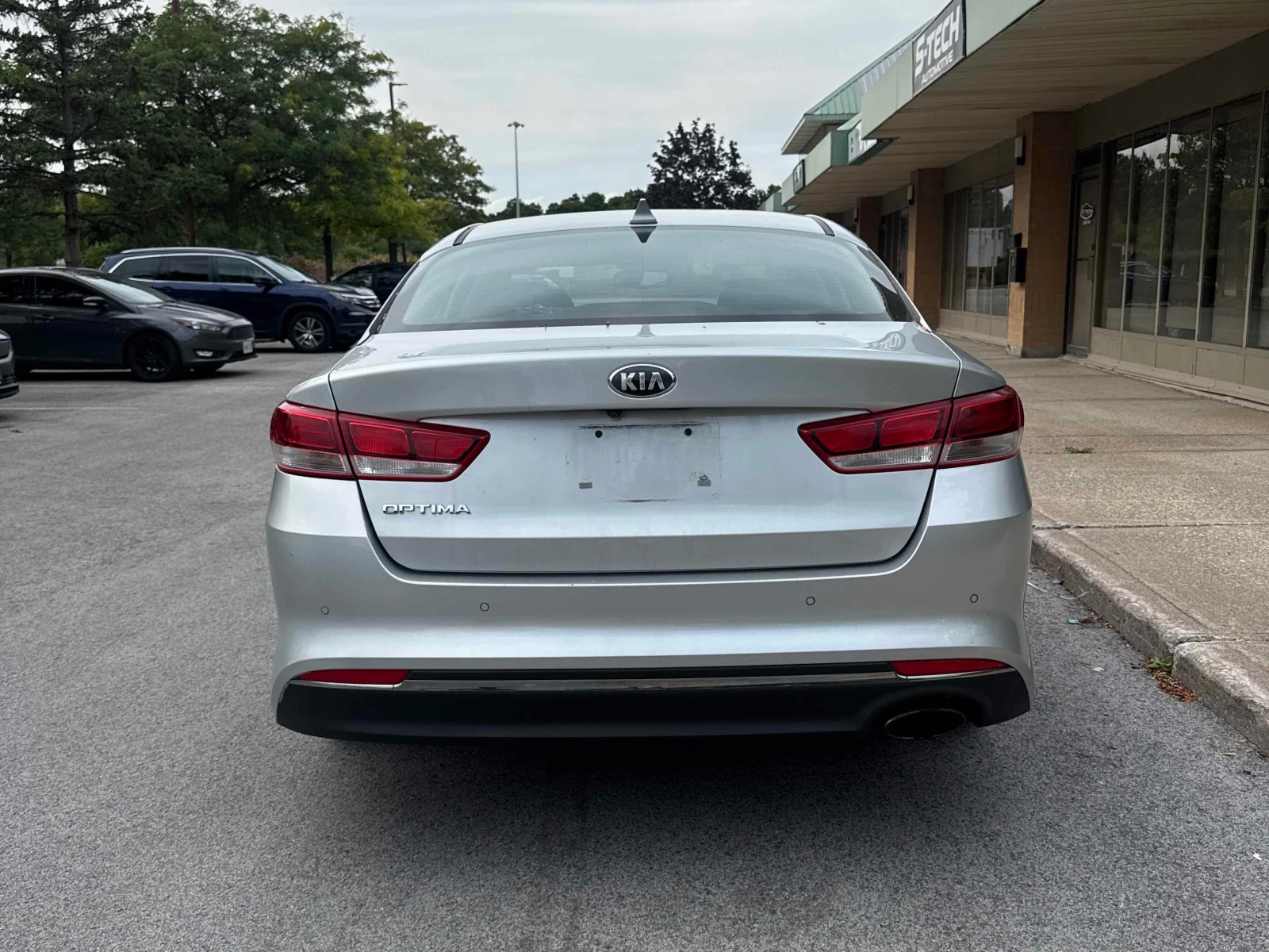 Kia Optima * Auto * АВТОКРЕДИТ БЕЗ ПЪРВОНАЧАЛНА ВНОСКА* , снимка 4 - Автомобили и джипове - 56152250