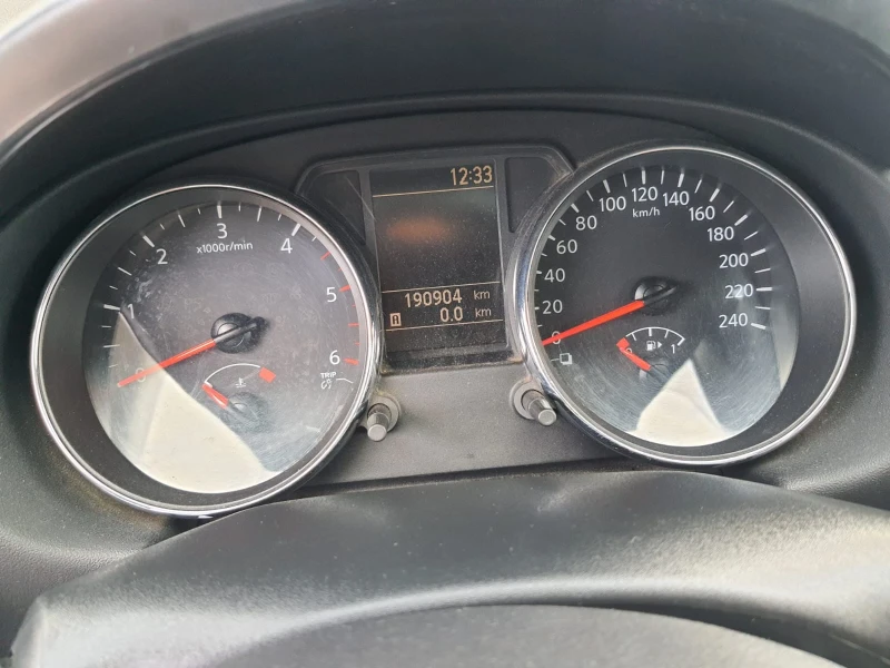 Nissan Qashqai, снимка 16 - Автомобили и джипове - 47384167