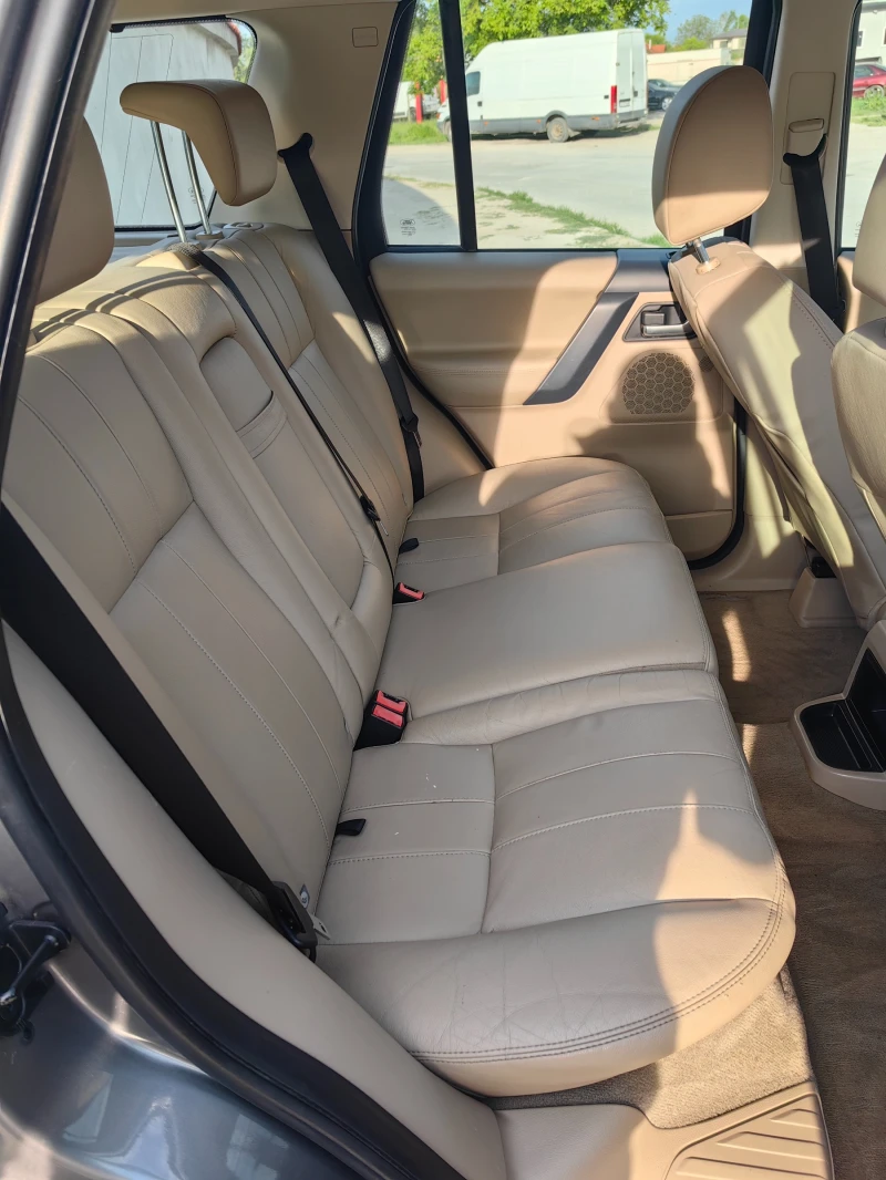 Land Rover Freelander 2.2D 190кс. Автомат 4Х4, снимка 11 - Автомобили и джипове - 50181676