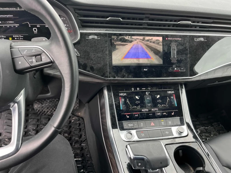 Audi Q7 * Komfort * CARFAX * БЕЗ ПЪРВОНАЧАЛНА ВНОСКА, снимка 9 - Автомобили и джипове - 52778288