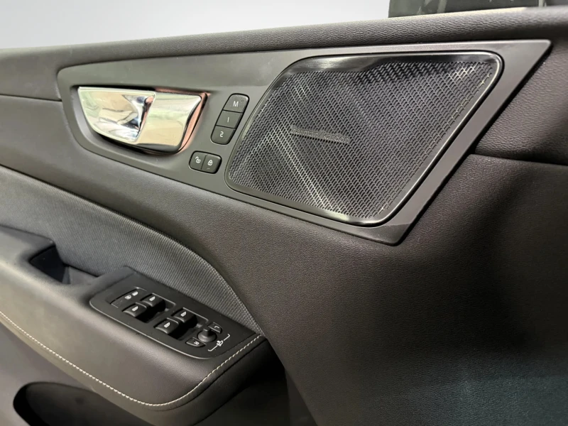 Volvo XC60 B6 AWD С РЕГИСТРАЦИЯ&АВТО КРЕДИТ, снимка 12 - Автомобили и джипове - 53573116