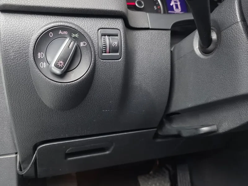 VW Tiguan 2.0 TDI, снимка 17 - Автомобили и джипове - 54302800