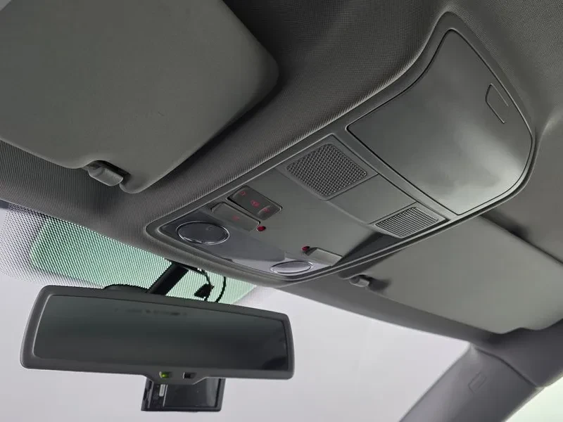 VW Tiguan 2.0 TDI, снимка 15 - Автомобили и джипове - 54302800