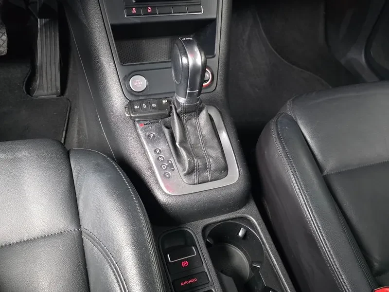 VW Tiguan 2.0 TDI, снимка 9 - Автомобили и джипове - 54302800