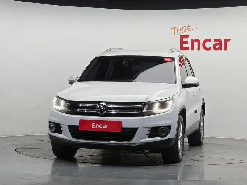 VW Tiguan 2.0 TDI, снимка 3 - Автомобили и джипове - 54302800