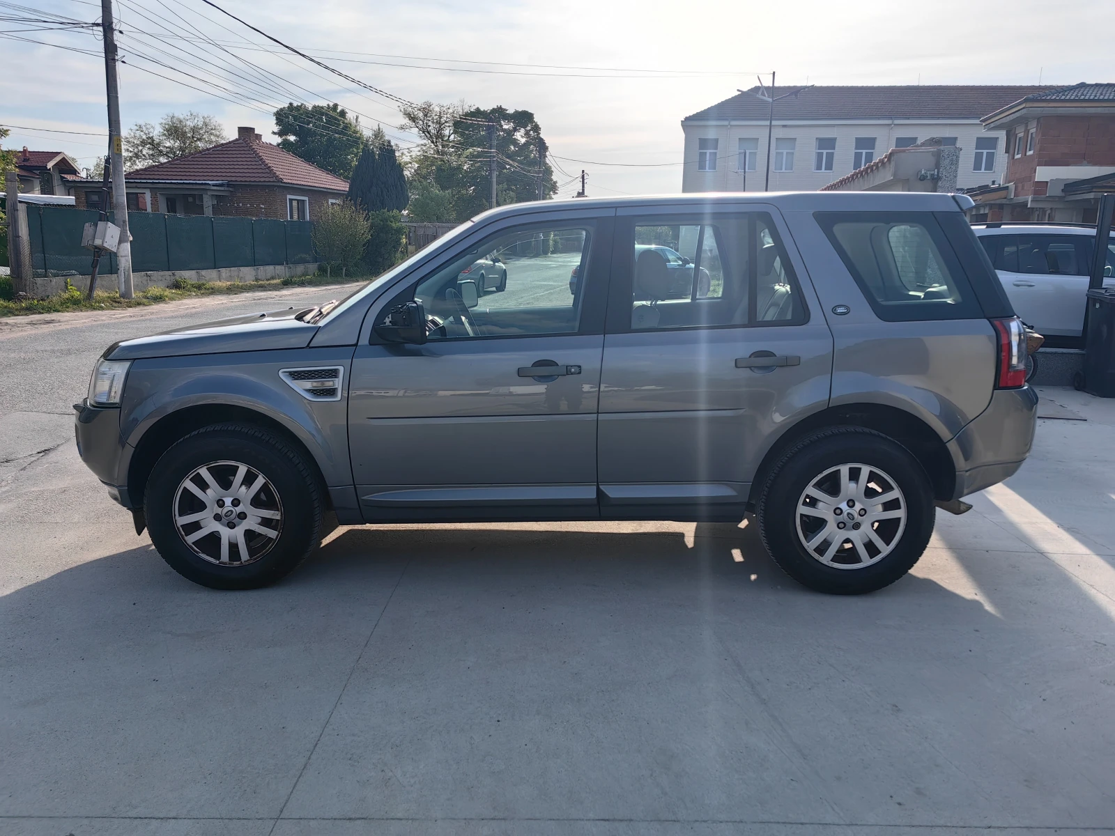 Land Rover Freelander 2.2D 190кс. Автомат 4Х4 - изображение 3