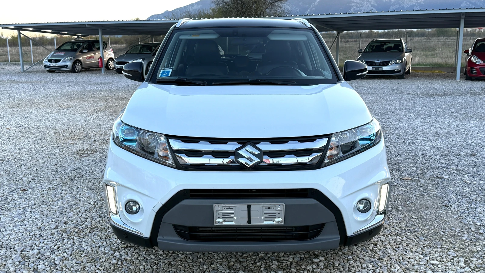 Suzuki Vitara 1.6DDIS-4X4-ДИСТРОНИК-КАМЕРА-КОЖА-NAVI-LED-EURO 6B - изображение 2