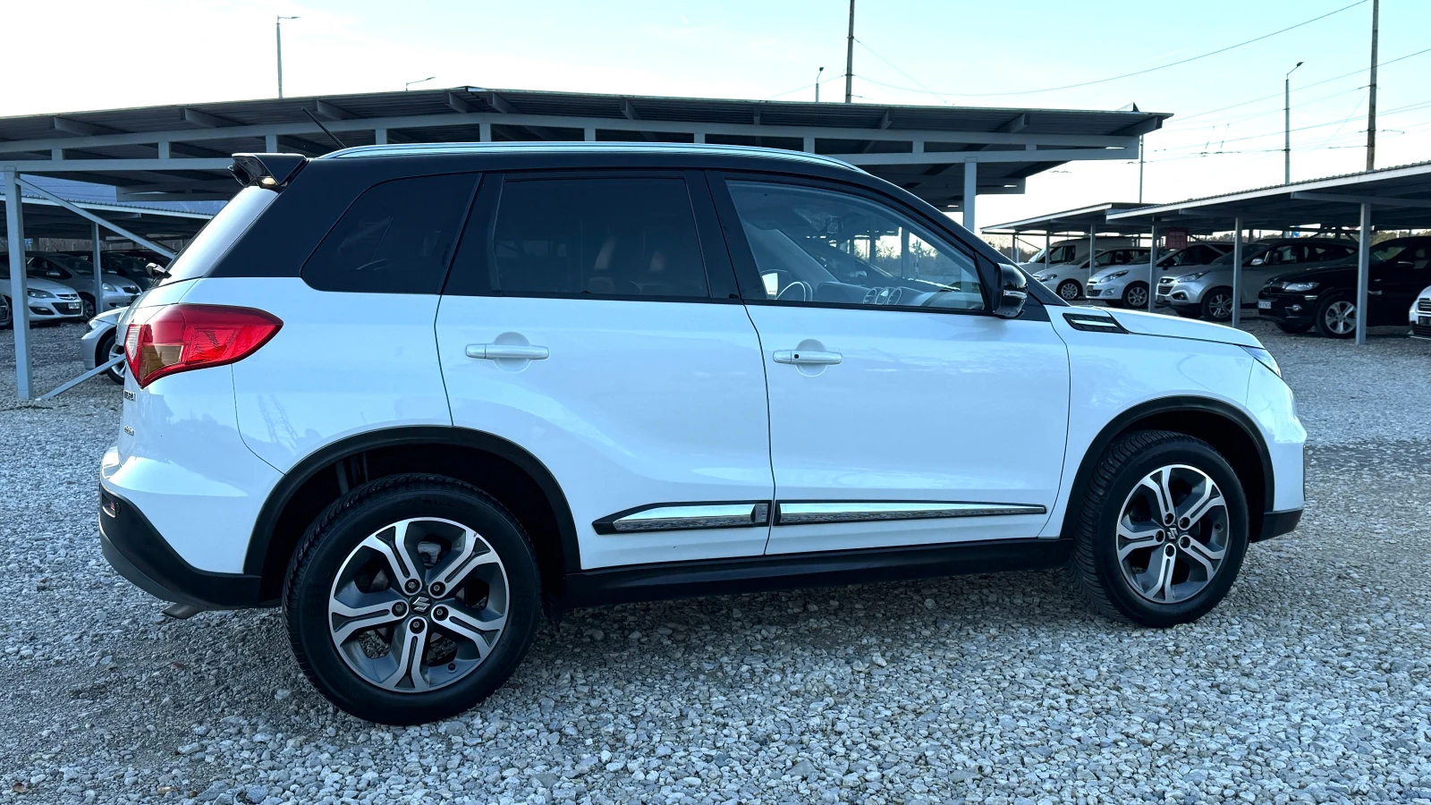 Suzuki Vitara 1.6DDIS-4X4-ДИСТРОНИК-КАМЕРА-КОЖА-NAVI-LED-EURO 6B - изображение 4