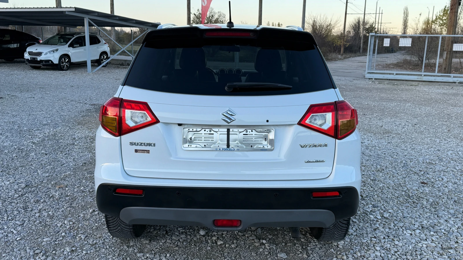 Suzuki Vitara 1.6DDIS-4X4-ДИСТРОНИК-КАМЕРА-КОЖА-NAVI-LED-EURO 6B - изображение 5